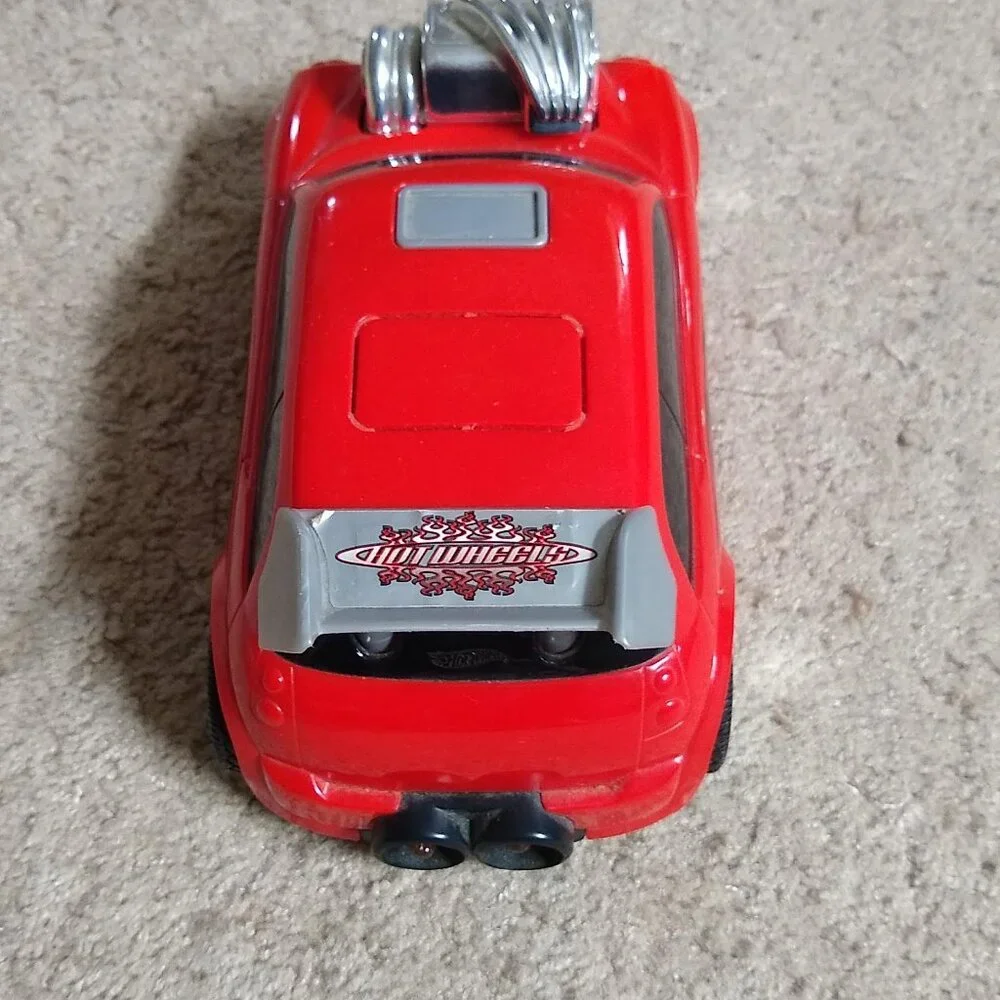 Mattel 2002 Hot wheels Miller's Muffler Red car  Sound in working condition Used